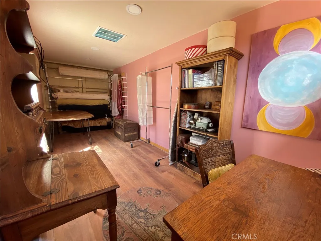 1919 Acoma Trail, Landers, California 92285 home-pic-33